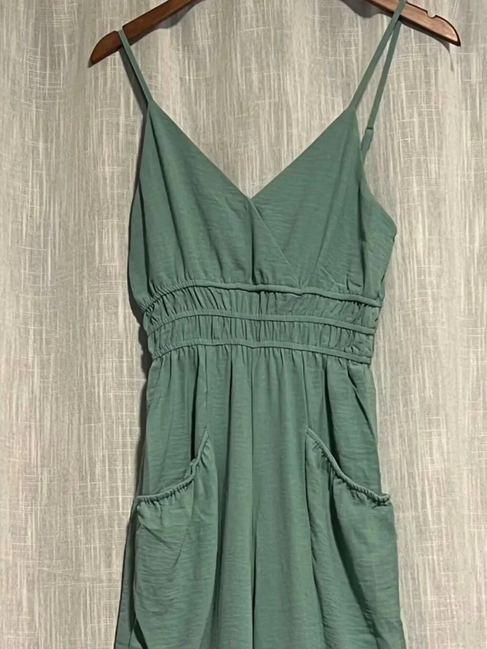 NWOT Cupshe Cami V-Neck Jumpsuit Sage Green Size XS - Picture 4 of 13